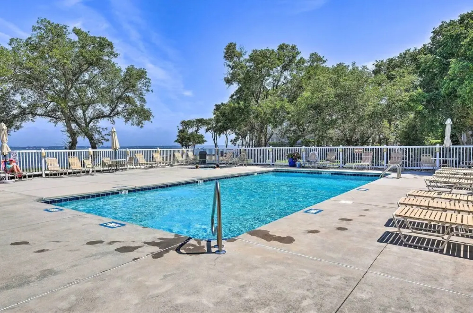 Indian Beach Resort Condo; Walk to Oceanfront!