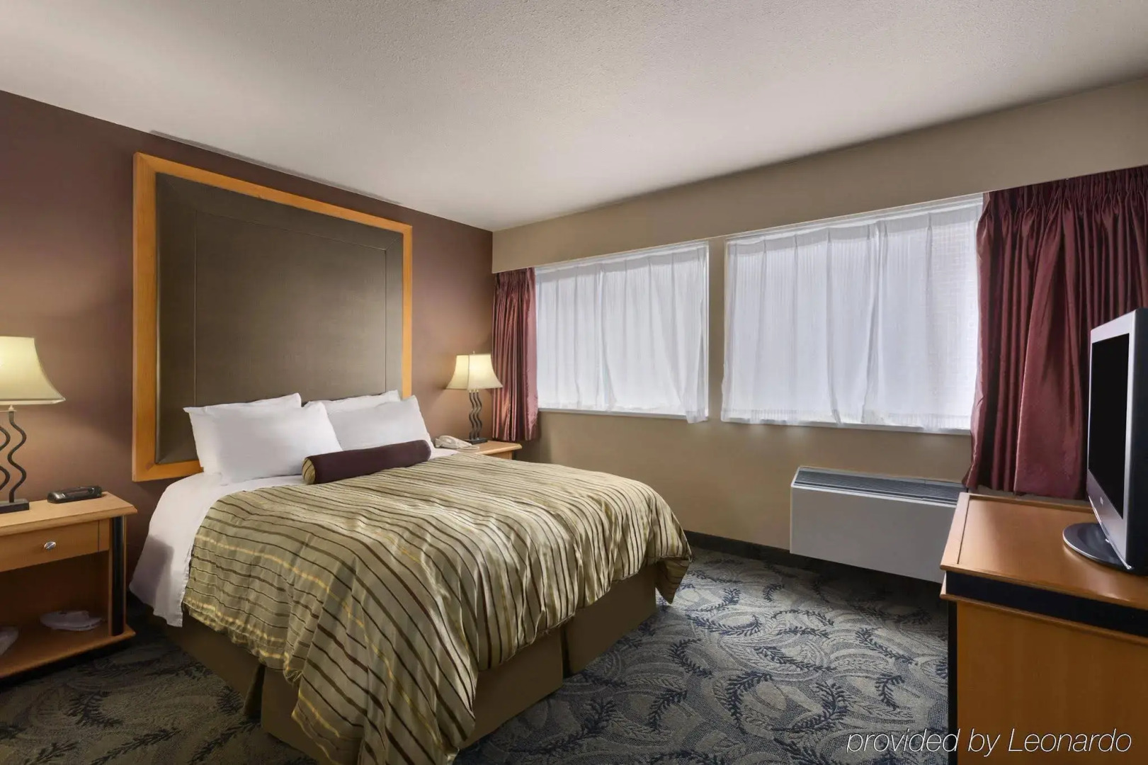 Poco Inn and Suites Hotel & Conference Centre