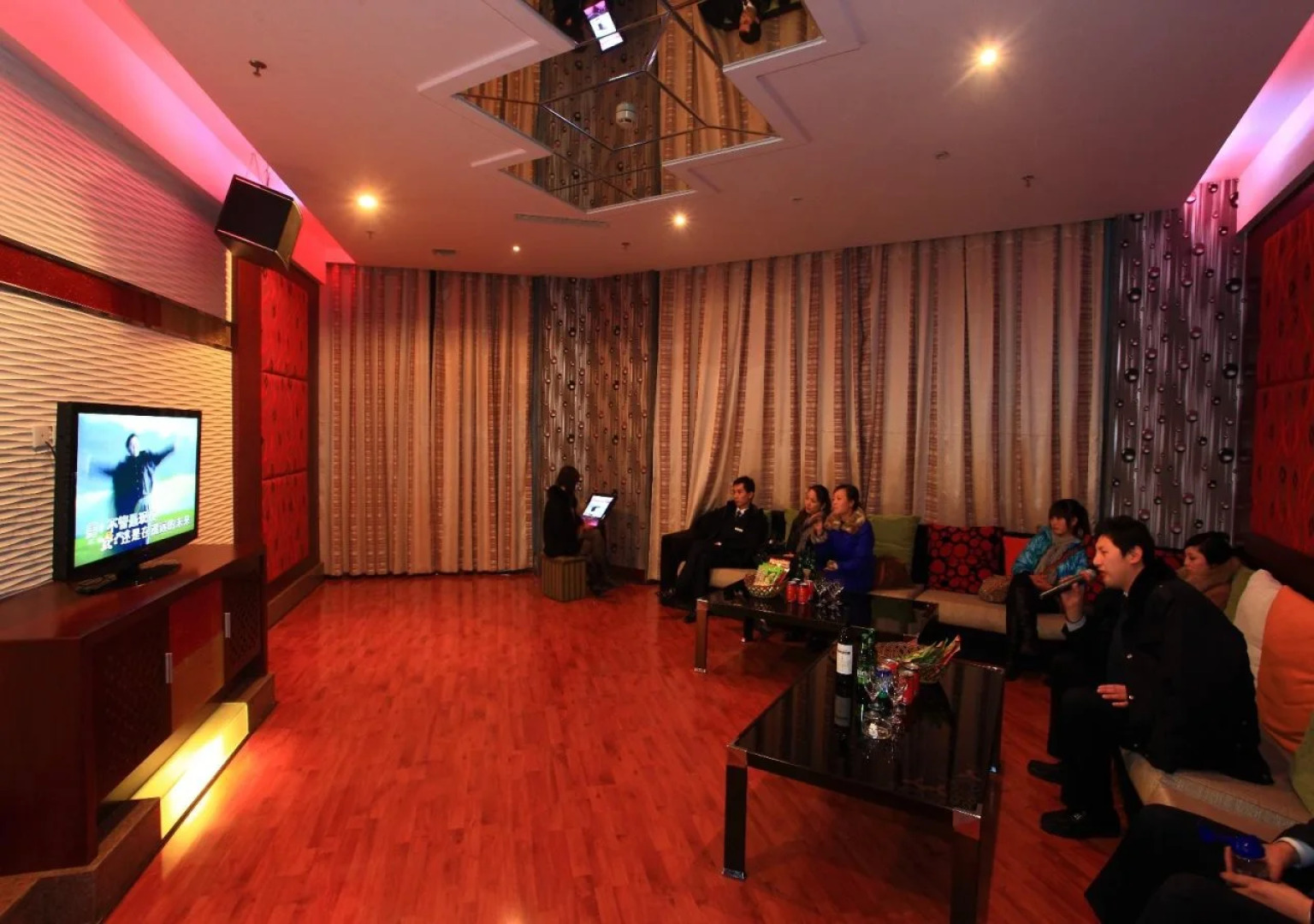 Huasheng Hotel (Chanlin Hot Spring Silver Villa)