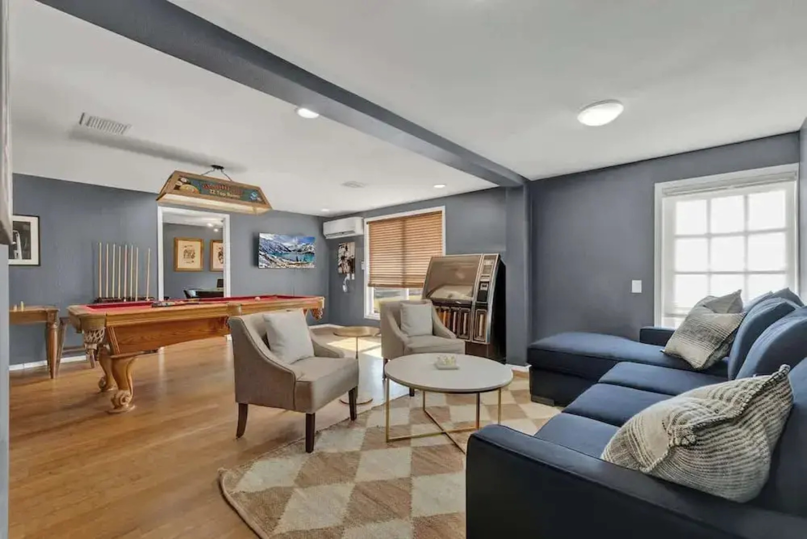 Willie the Modern Tiny Home W/hot-tub & Firetable