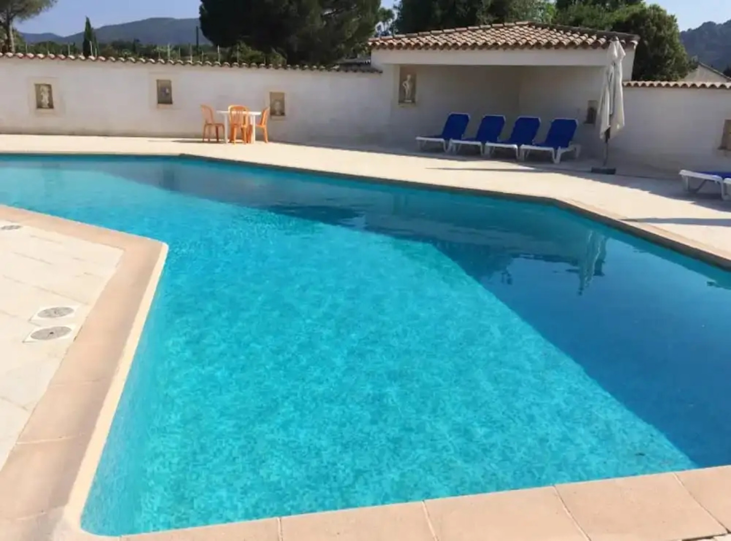 House With One Bedroom In Roquebrune Sur Argens With Shared Pool Enclosed Garden And Wifi