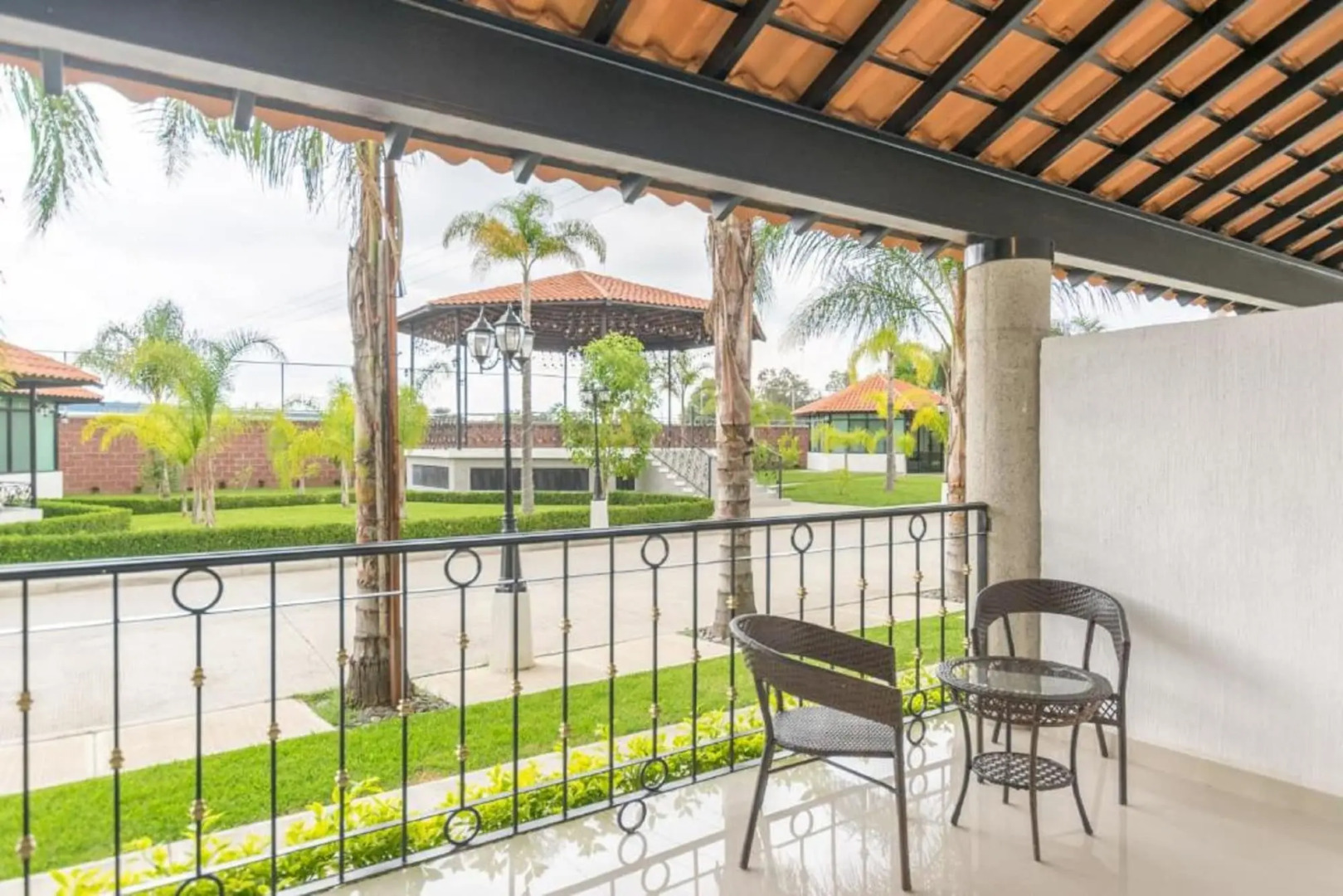 Hotel Ecce Inn & Spa