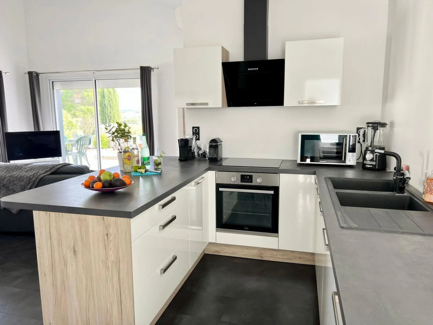 Holiday Home in Pouzols-Minervois with Private Outdoor Pool