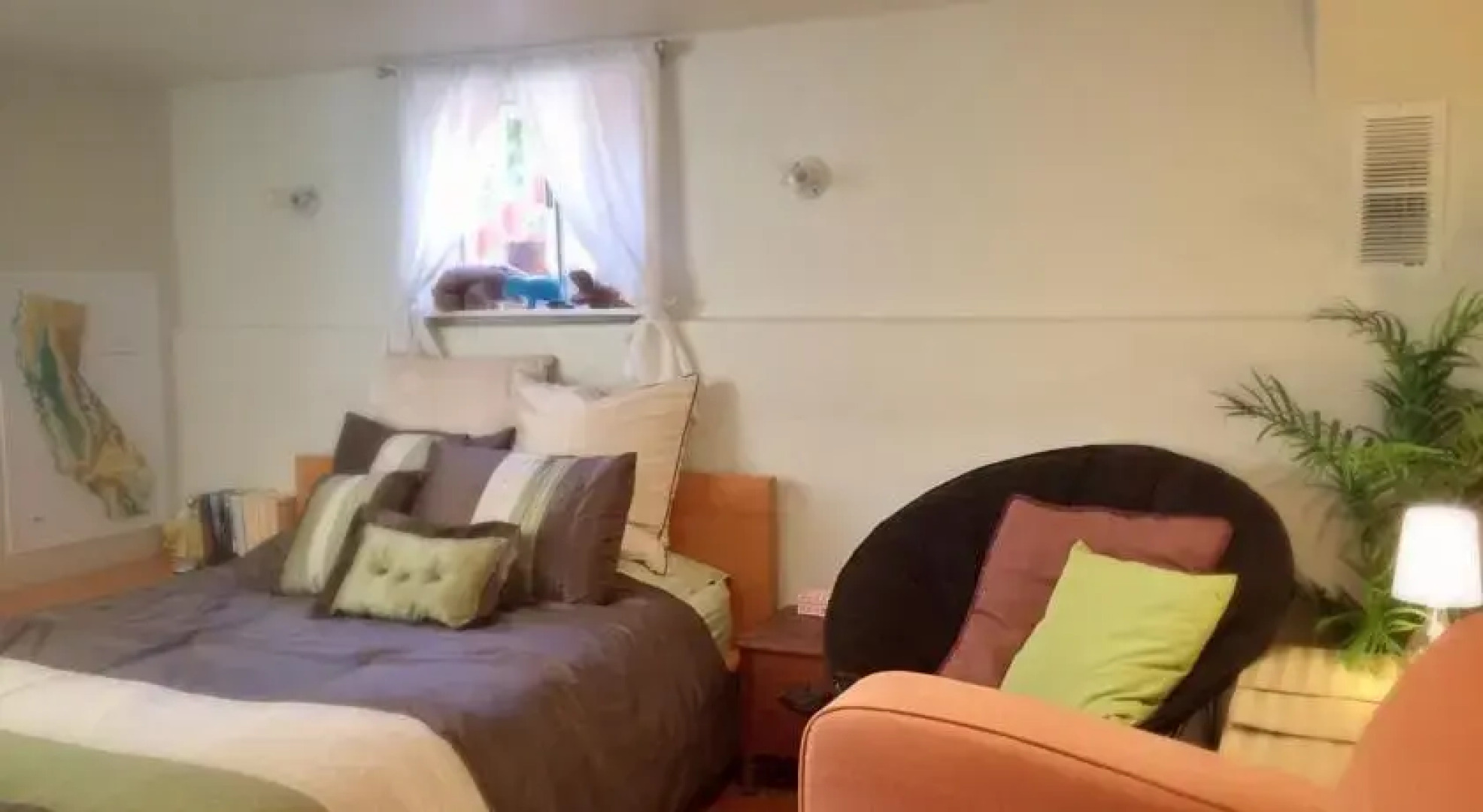 Claremont Court House