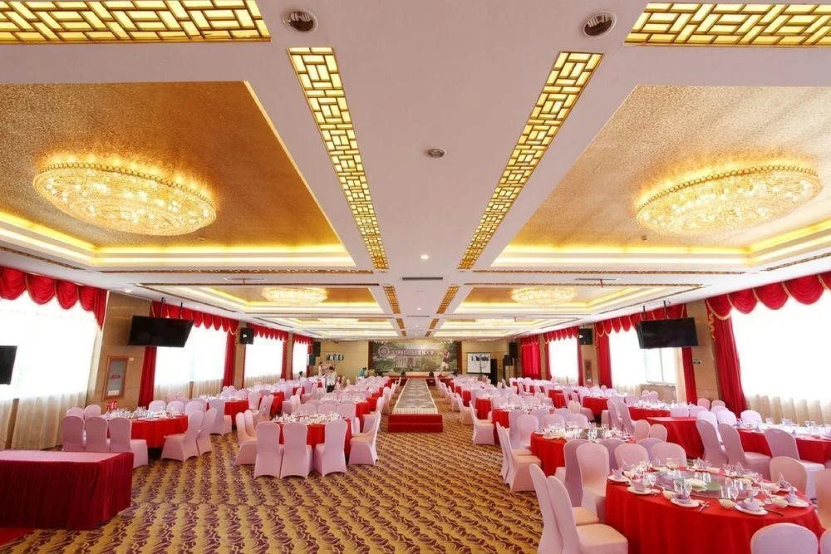 Yangzhou Chenmao Jingjiang Hotel