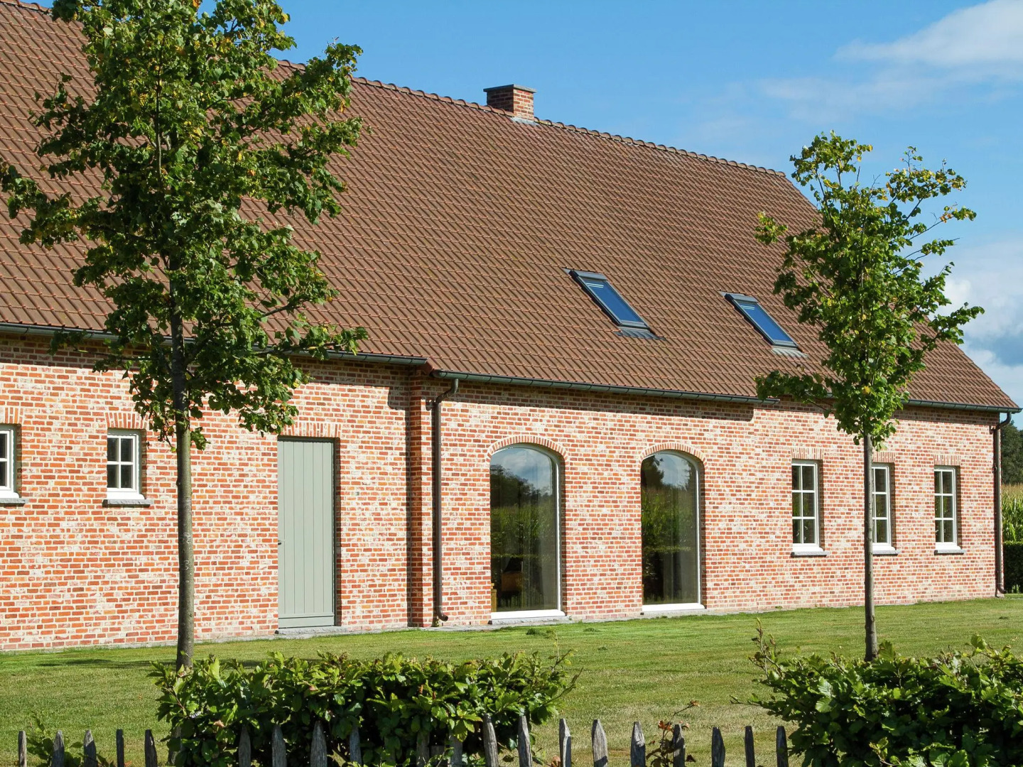 Peer Villa With Garden