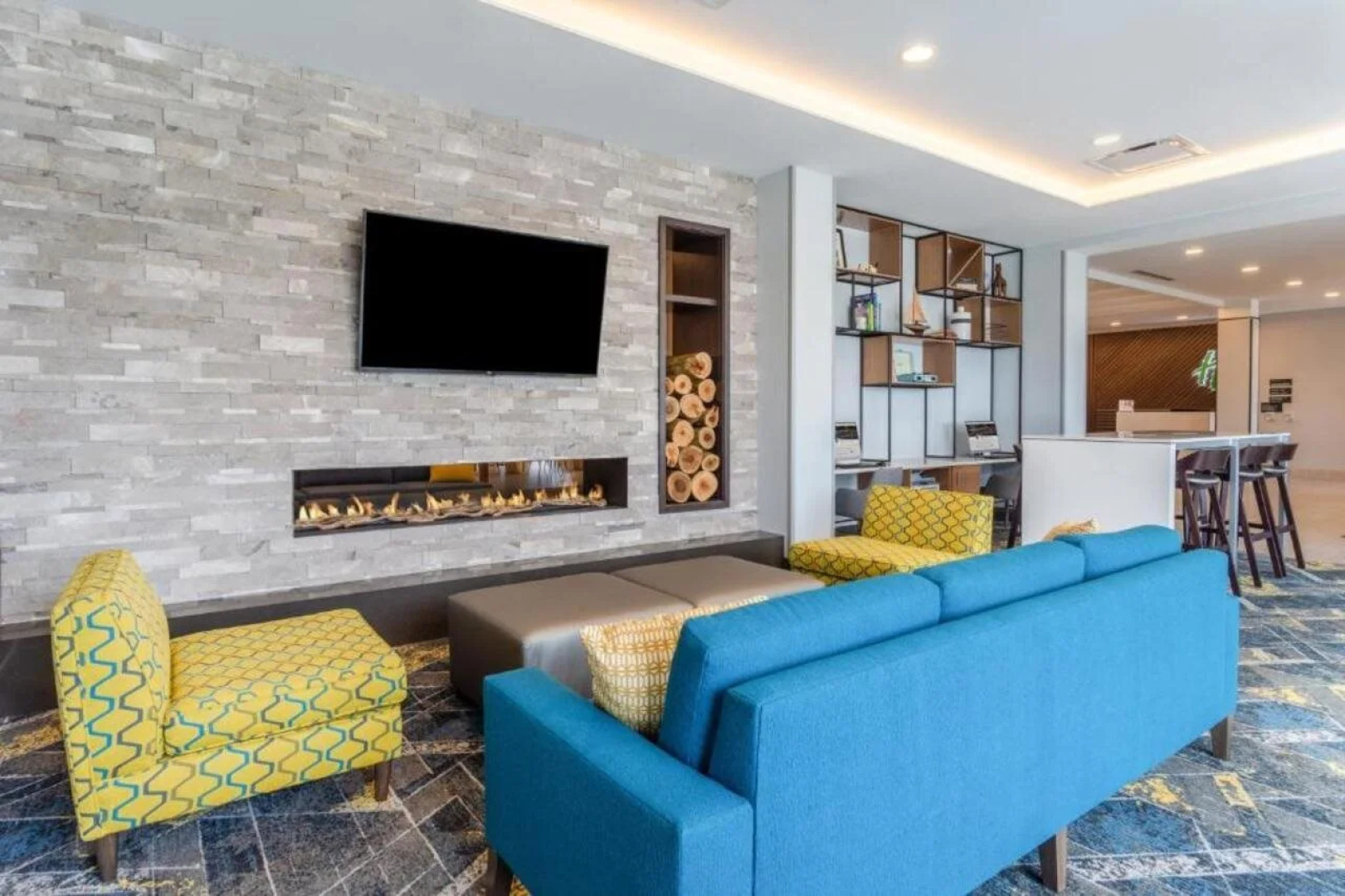 Holiday Inn & Suites Cedar Falls - Waterloo Event Ctr by IHG