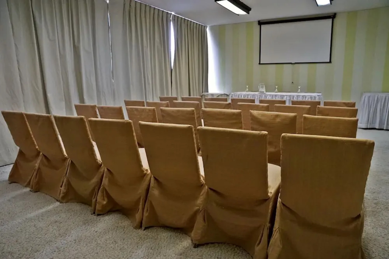 Real Plaza Hotel & Convention Center