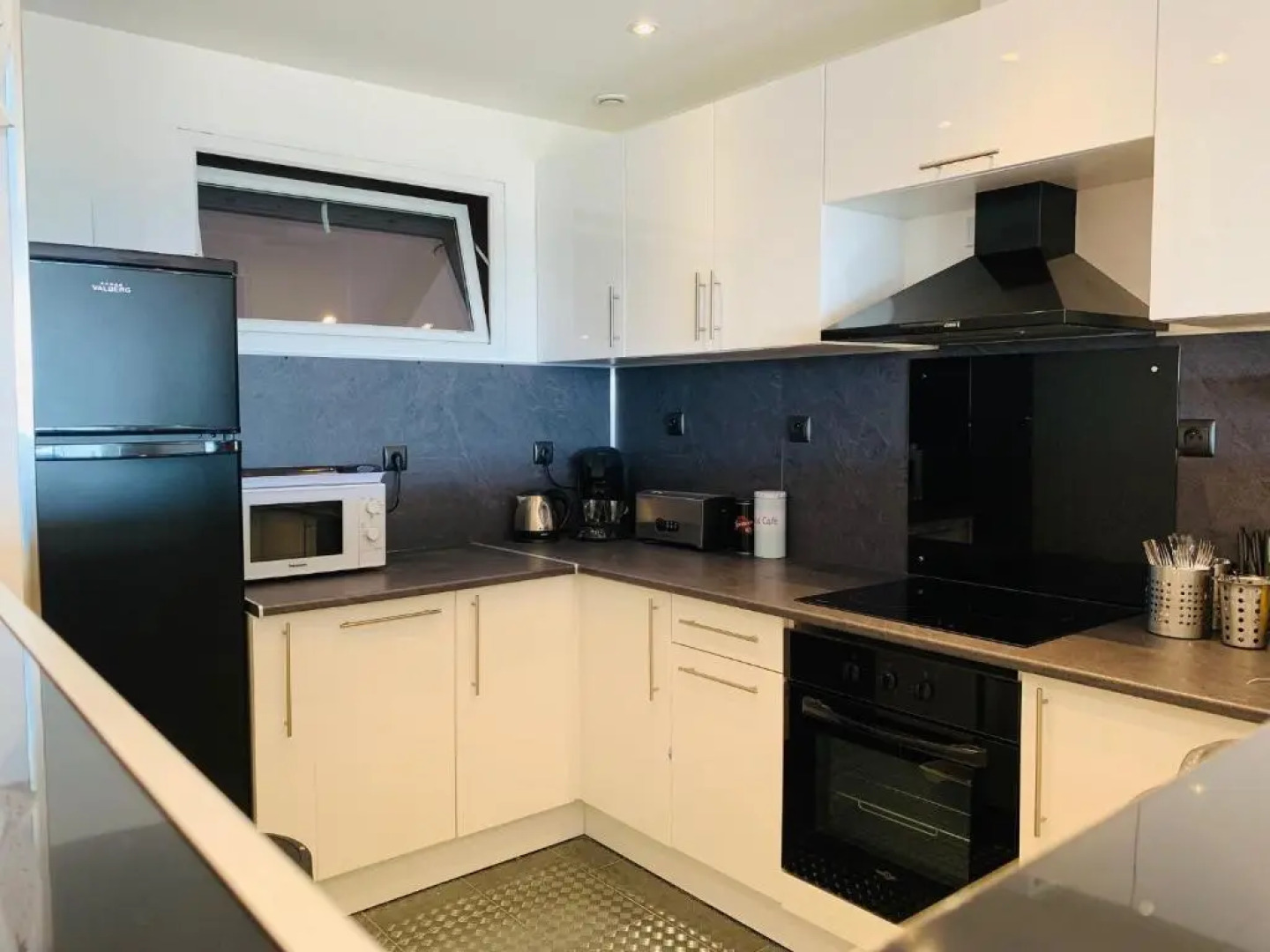 Le Zéphyr, superbe appartement à la Corniche avec parking