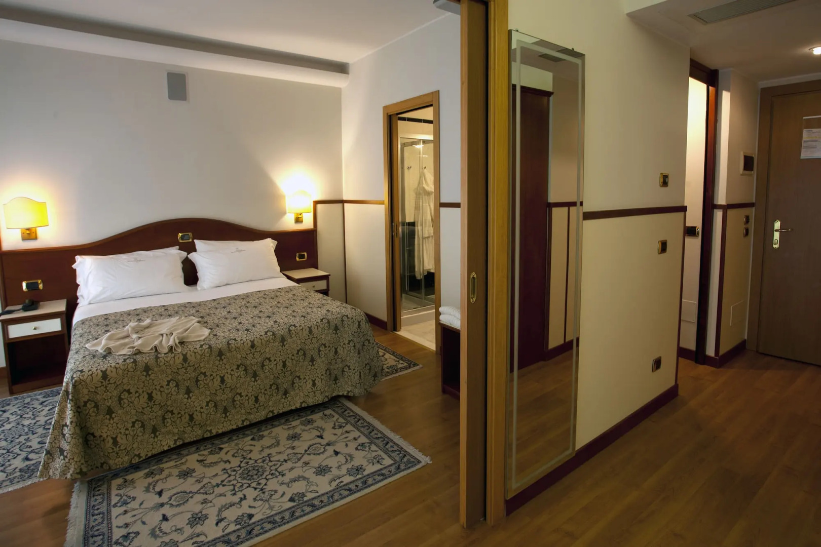 Vidi Miramare & Delfino