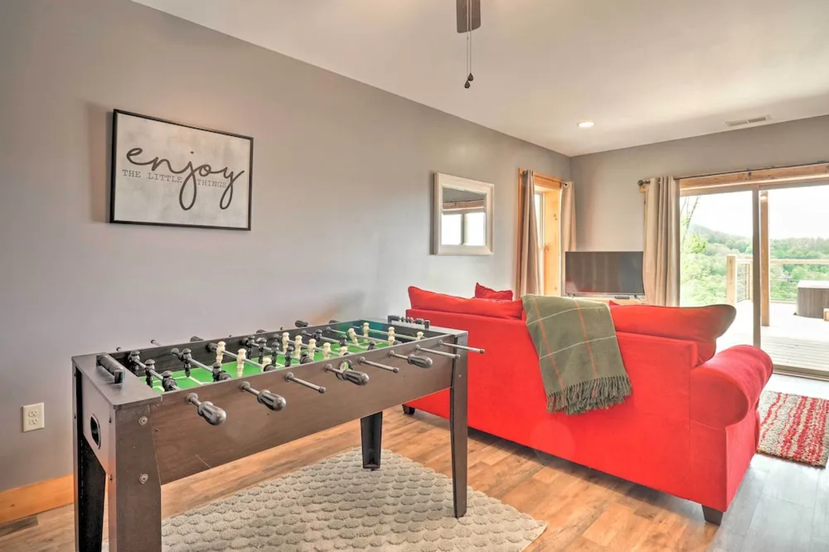 Elevated Cabin Bordering Smoky Mountain Nat'l Park