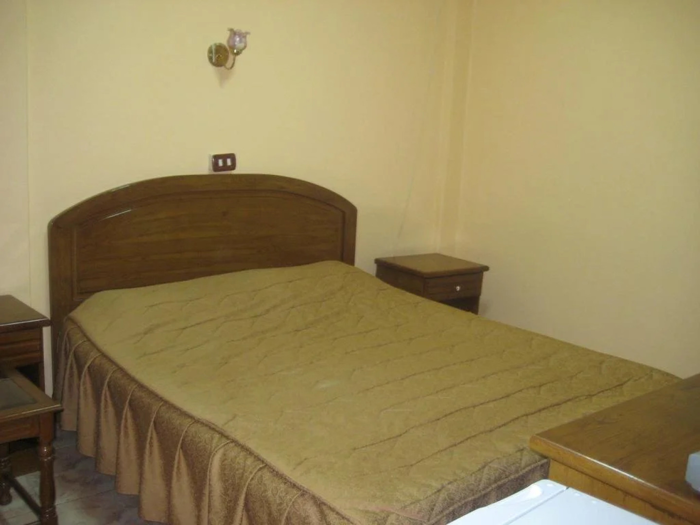 Al Anbat Midtown Hotel