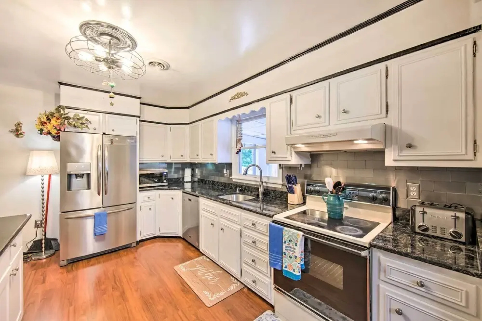 Spacious Palmyra Home w/ Fire Pit & Deck!