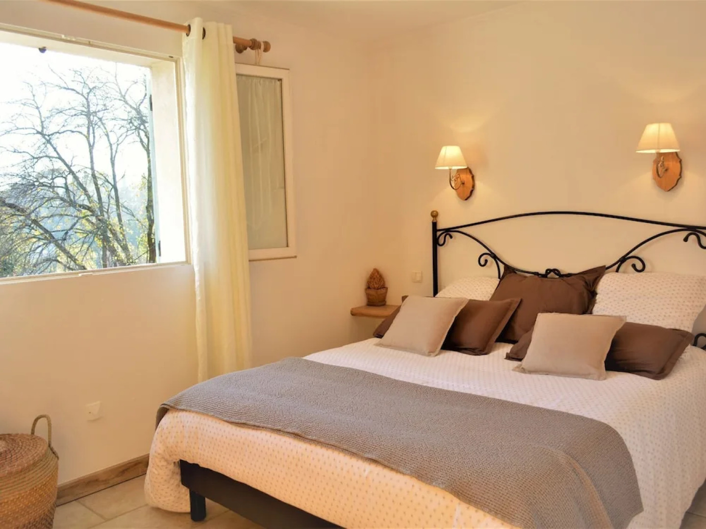 Peaceful Villa in Saint Paul de Vence With Swimming Pool