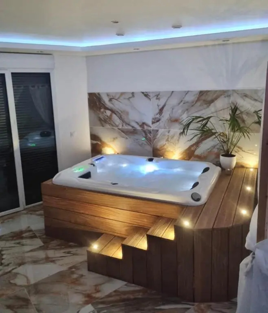 Studio la Boheme Jacuzzi Et Terrasse Vu Sur Pic Saint Loup (Adults Only)