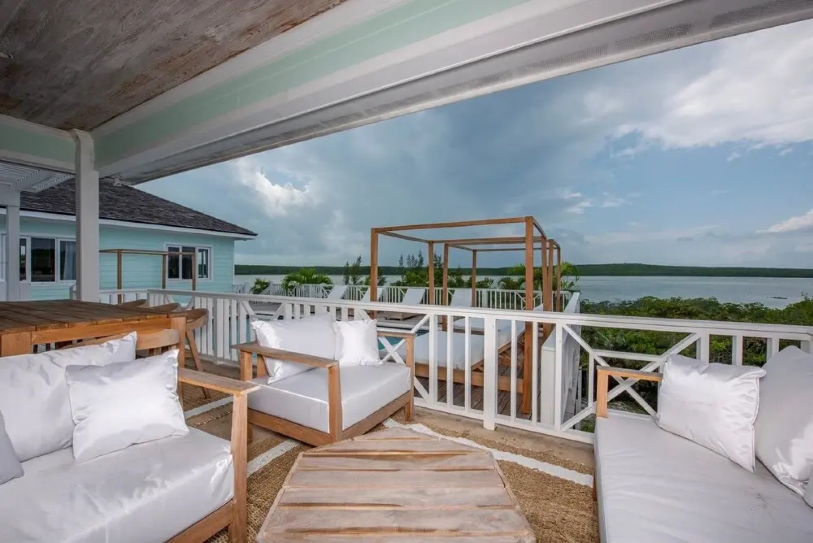 Turtle Pointe - Lux New Windermere Home W/pool, Boat Dock, Beach 3 Bedroom Home