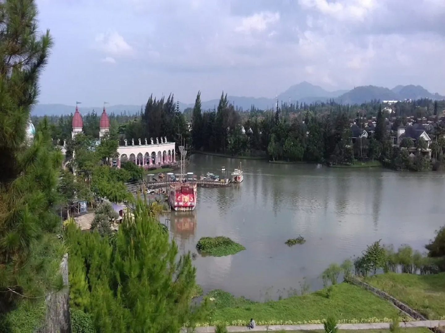 Villa Kota Bunga Vinca