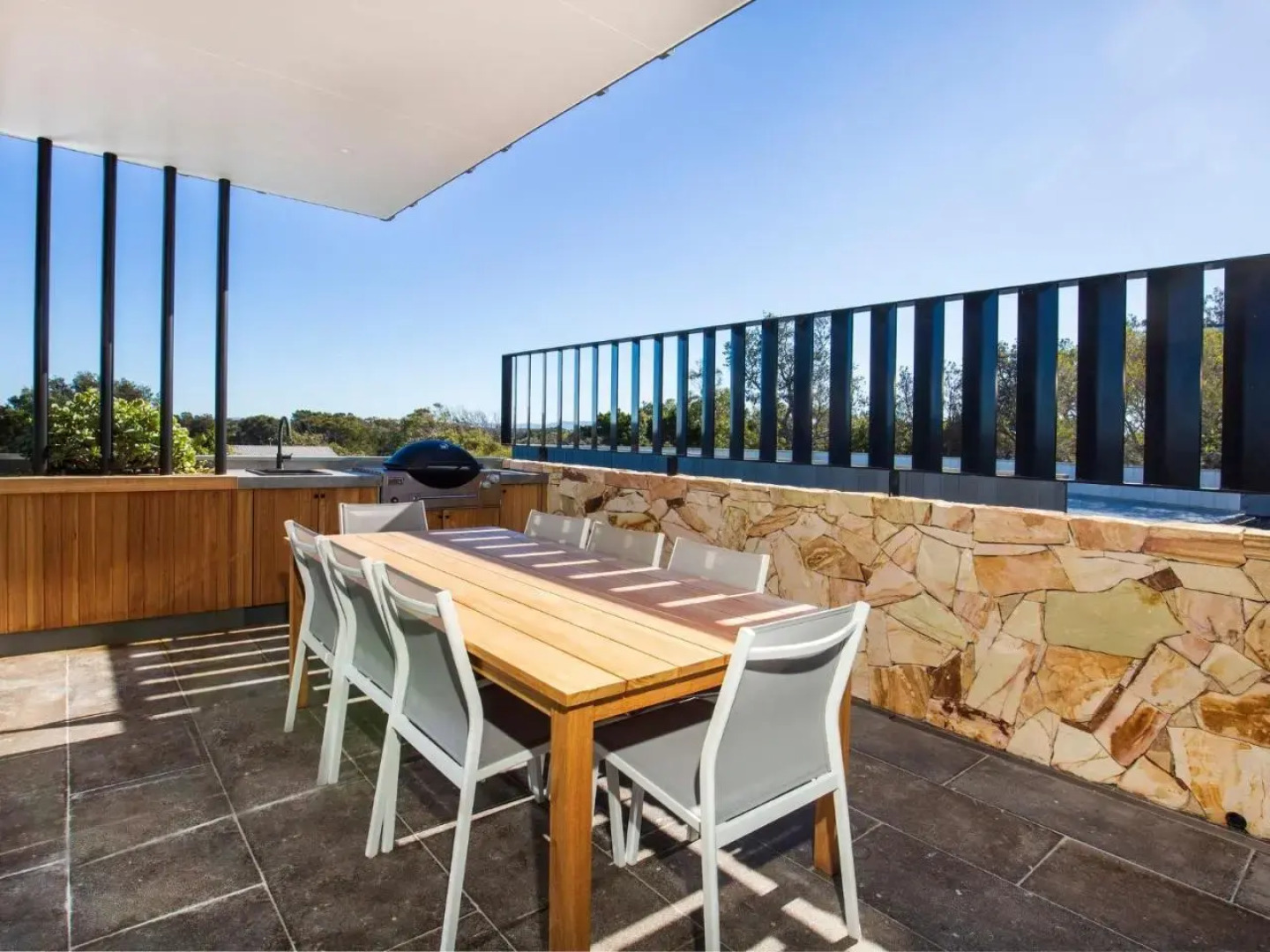 Banksia I Absolute Beachfront