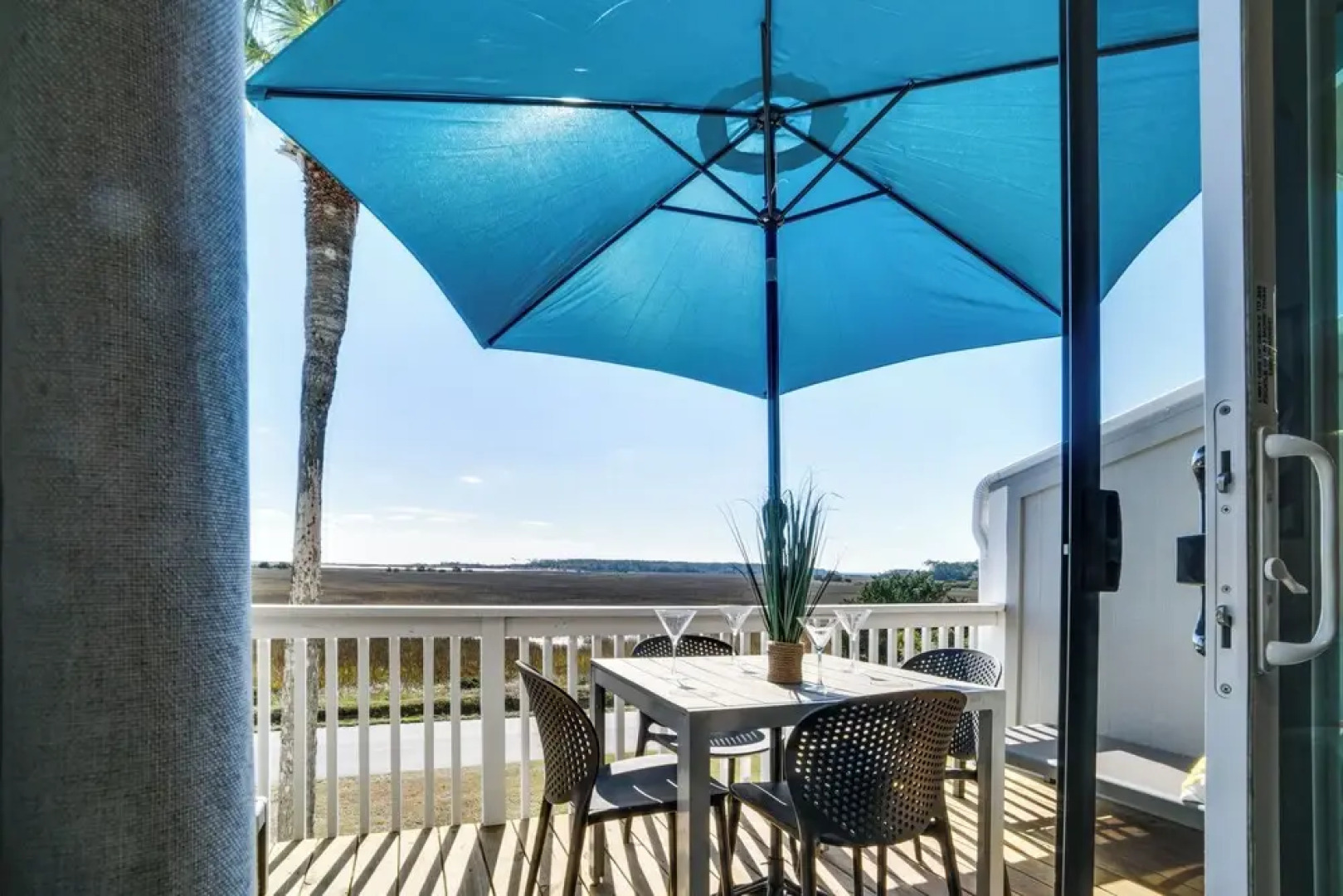 St Helena Island Vacation Rental: Walk to Beach!