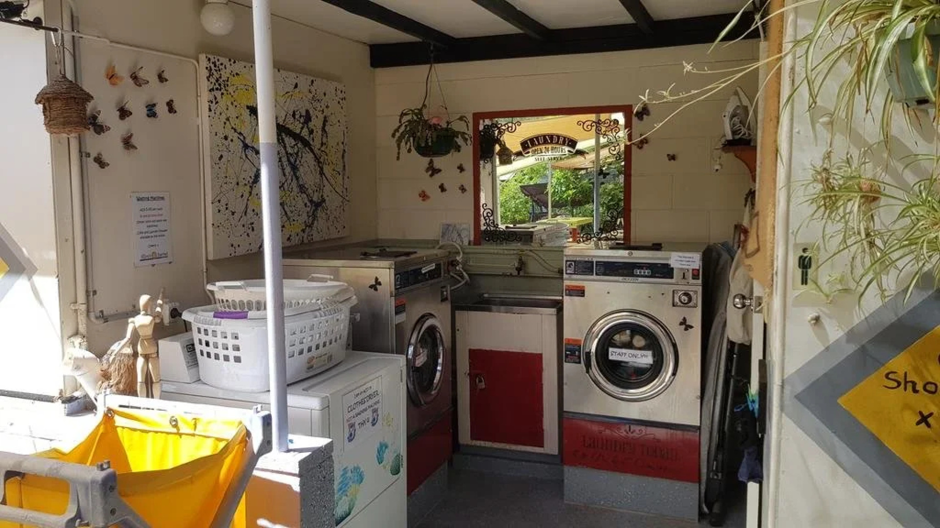 Alice's Secret Travellers Inn