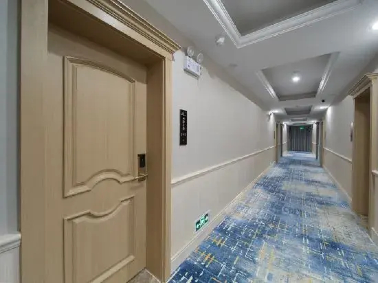 Yeste International Hotel (Ganzi Batang County People's Government)