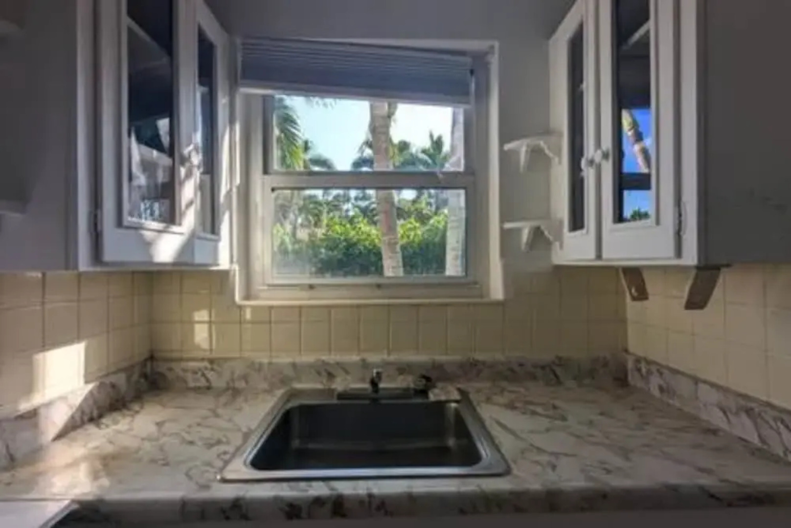 437 NE 107th Pool Hot Tub Patio 5 Bedrooms 3 Baths Parking