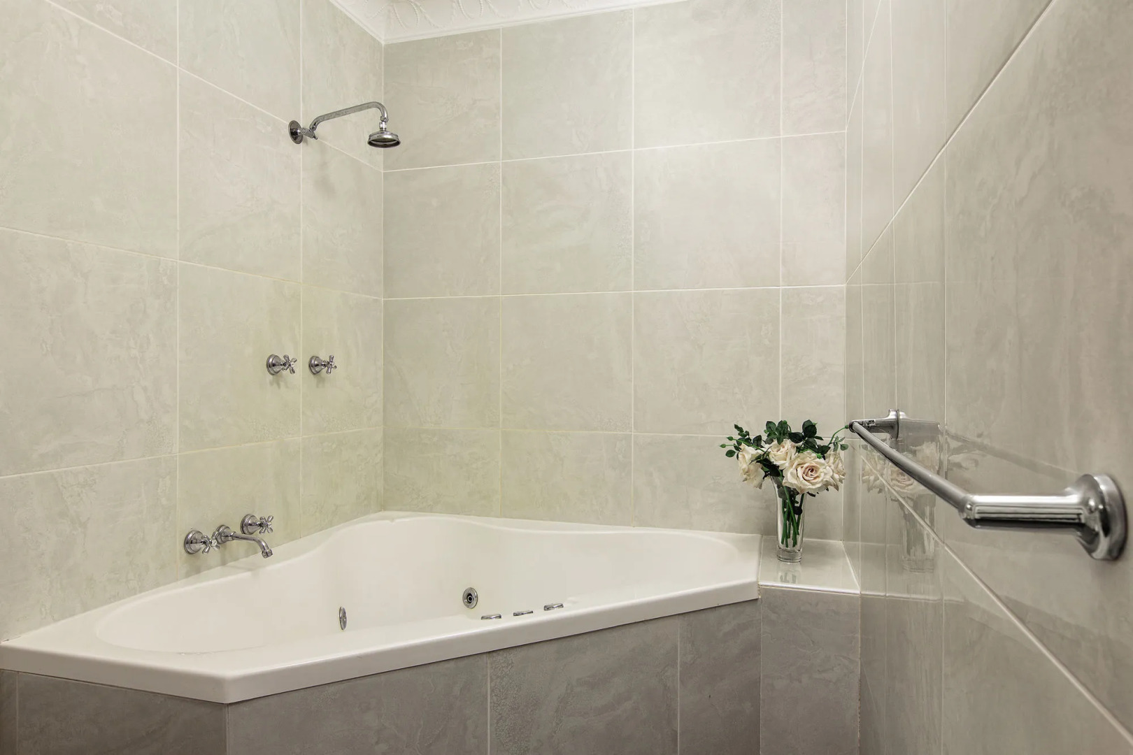 Mt Tamborine Stonehaven Boutique Hotel