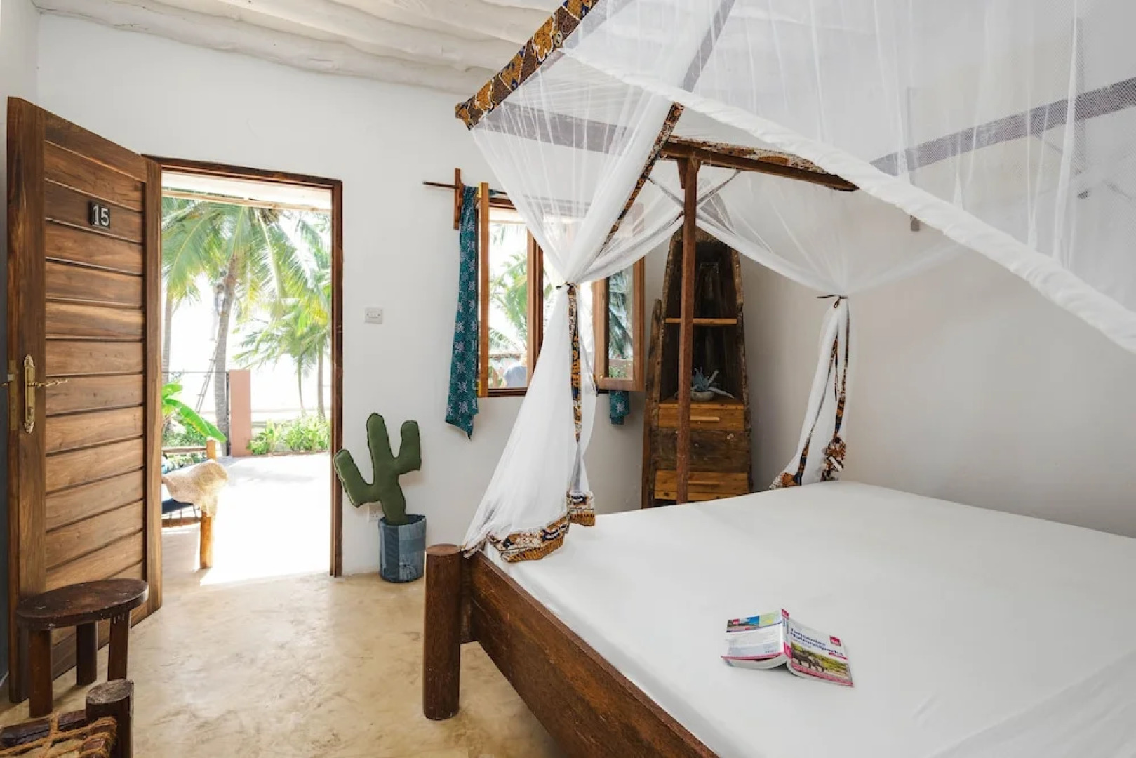 Shanuo Beach Bungalows