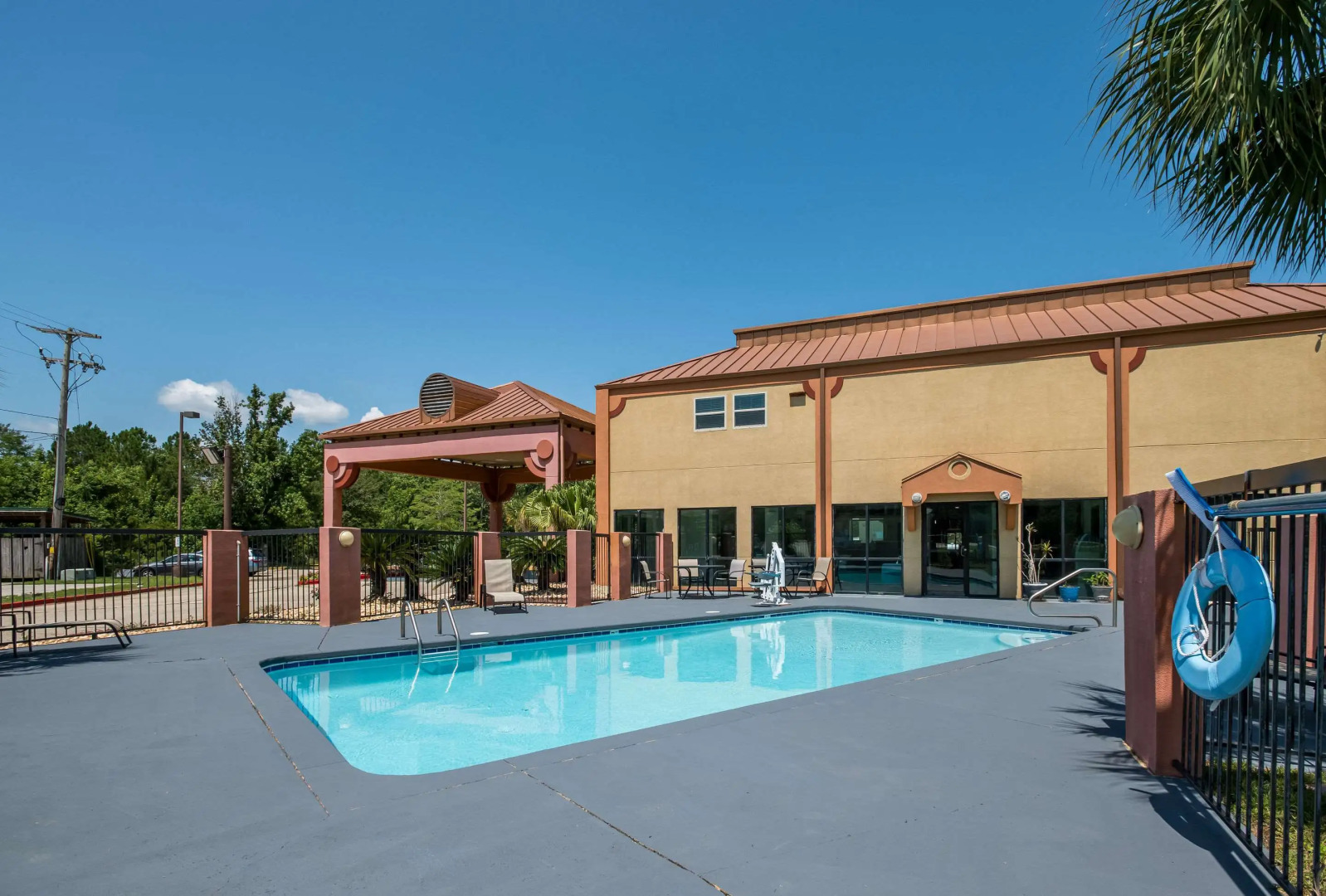 Econo Lodge Inn & Suites Diamondhead