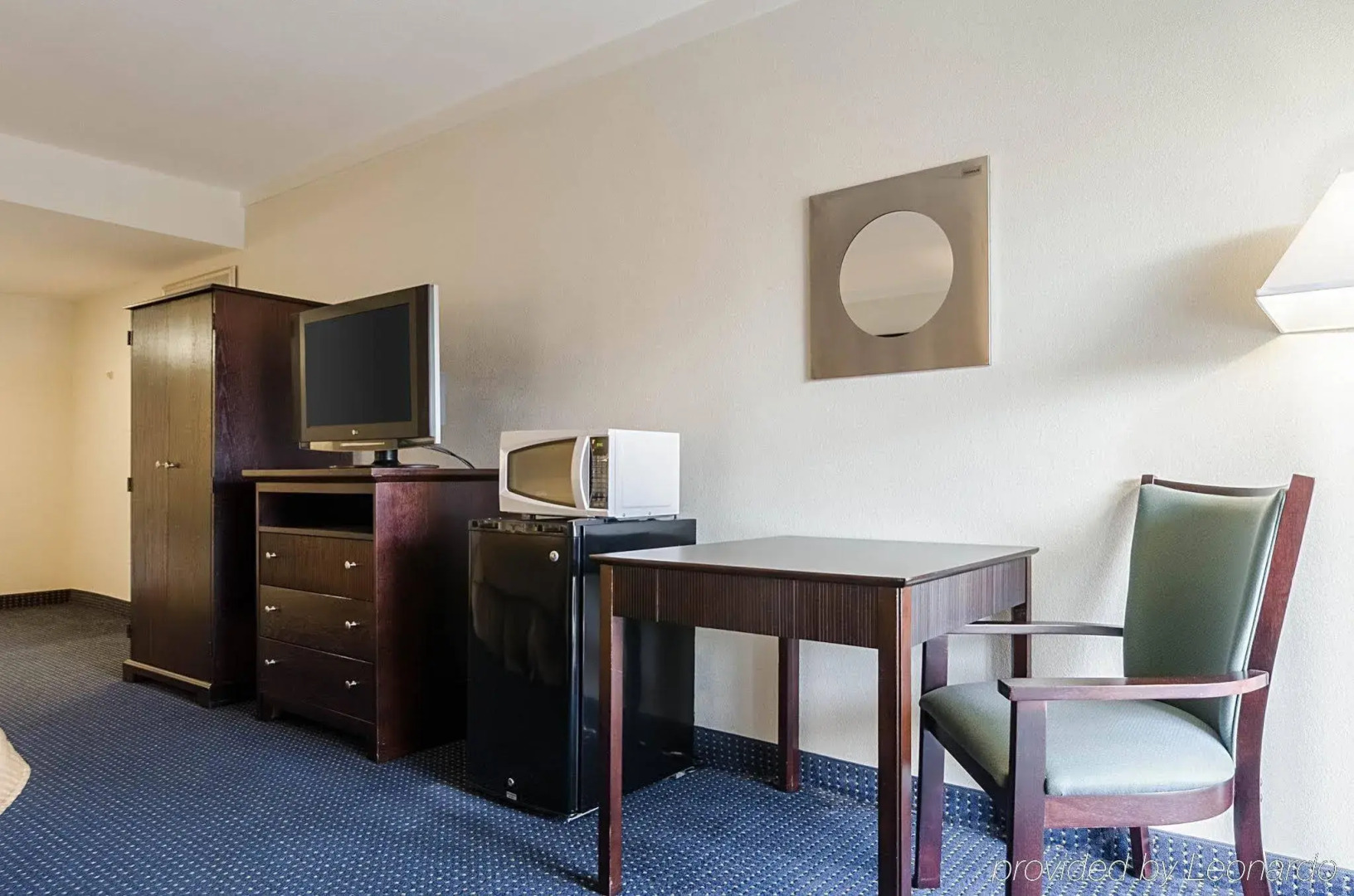 Rodeway Inn & Suites Williamsburg Central