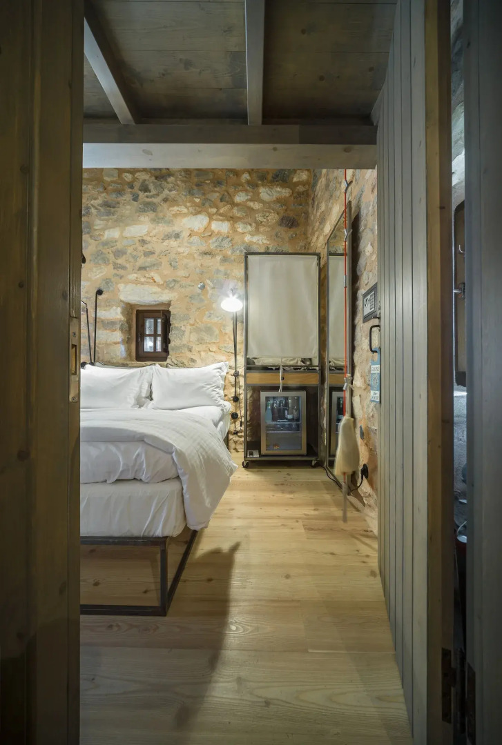 Tainaron Blue Retreat