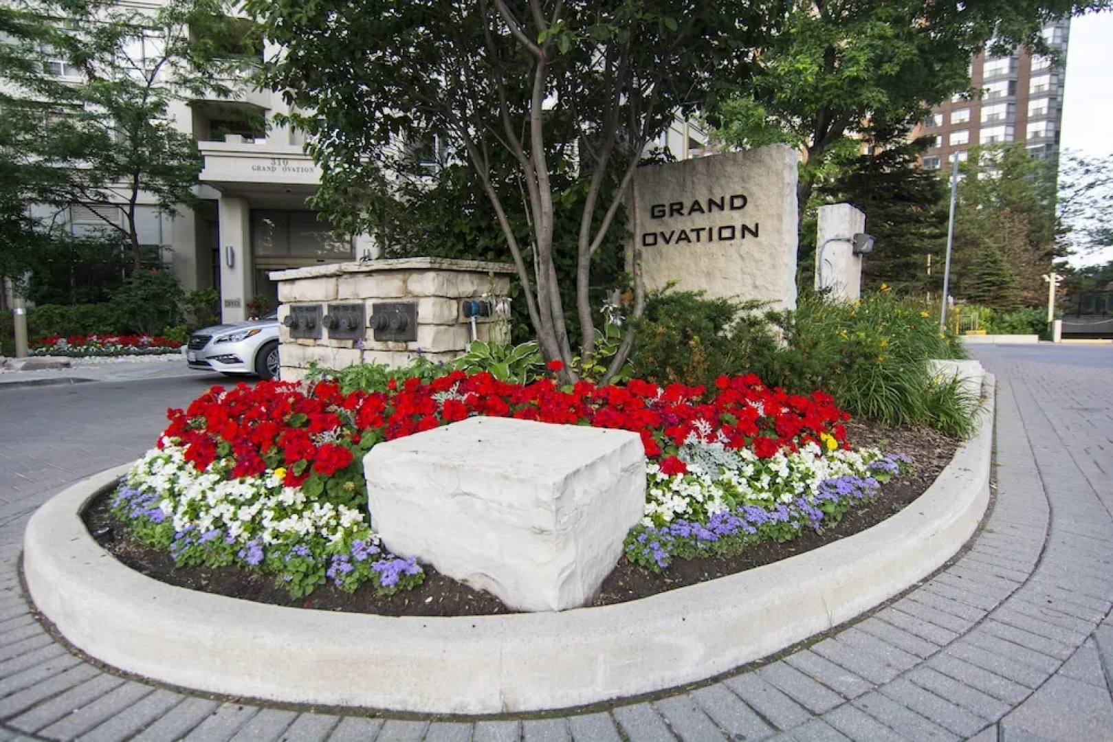 Grand Ovation by Maplewood Suites