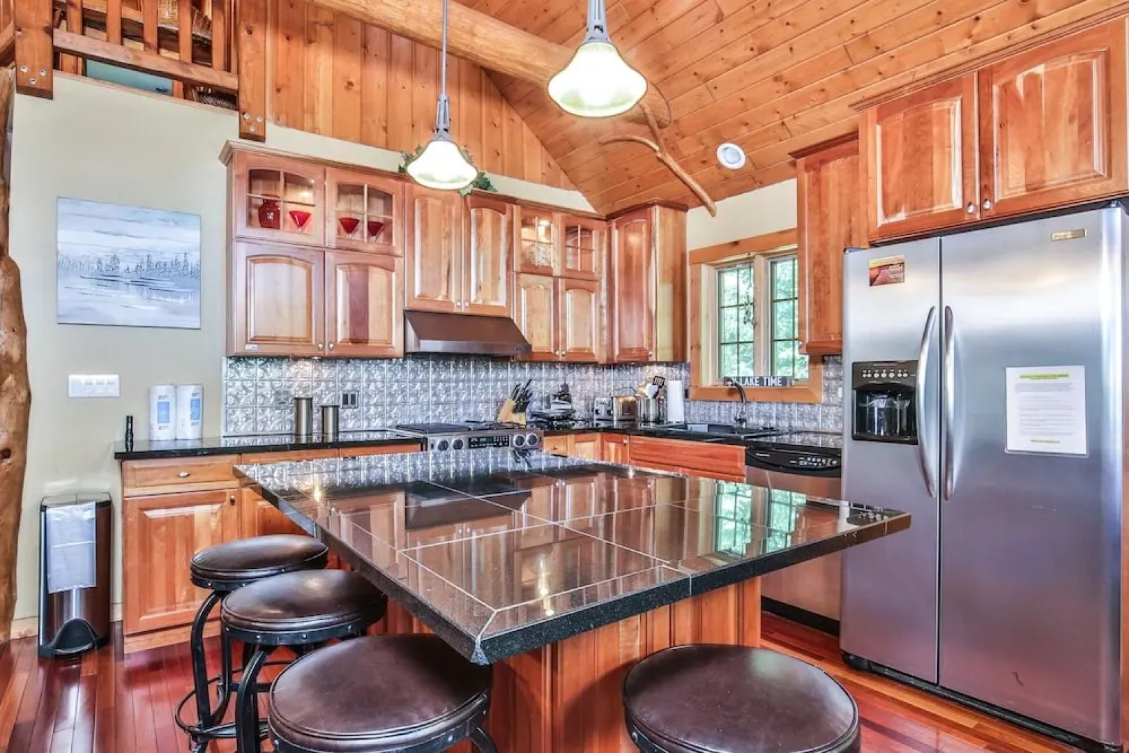 The Log Lodge - 4 Br Home