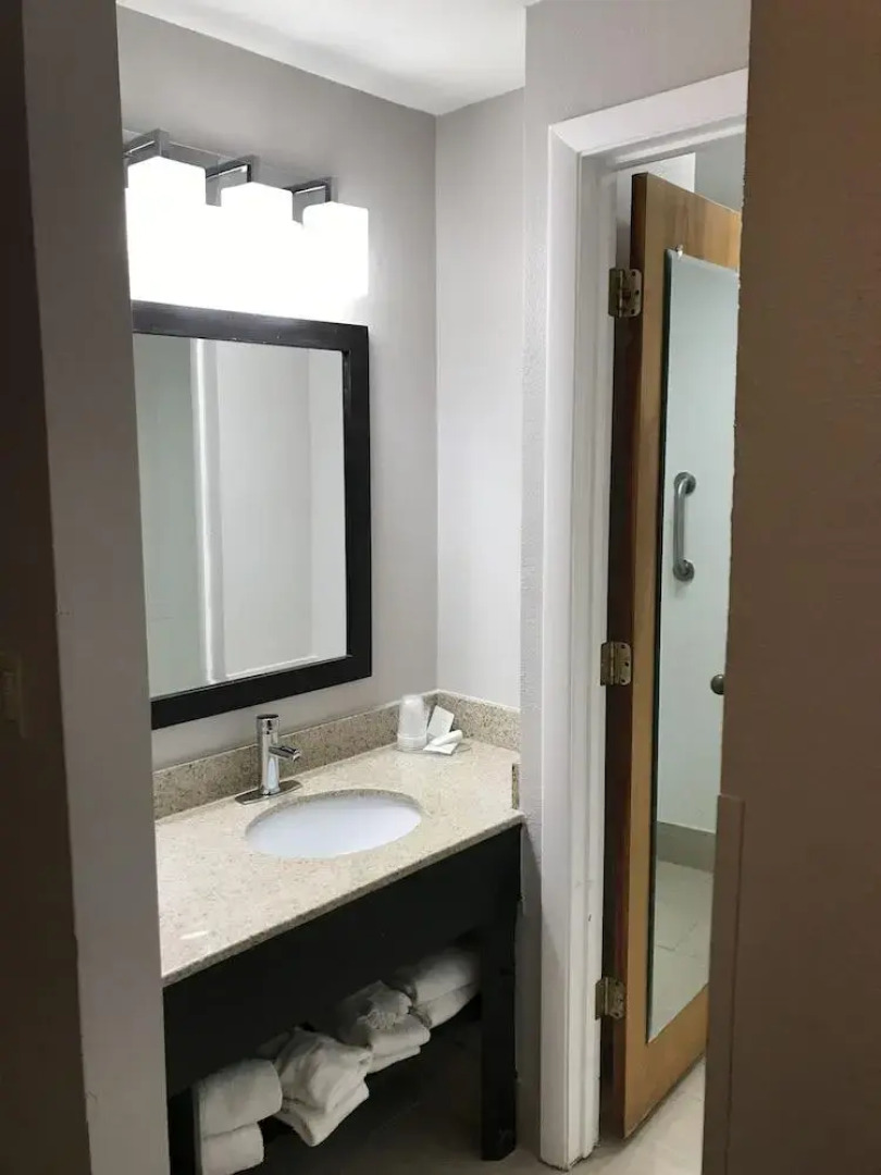 Country Inn & Suites by Radisson, Indianapolis East, IN