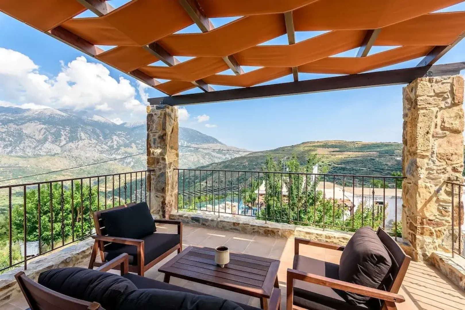 Minos Country Living Apartments