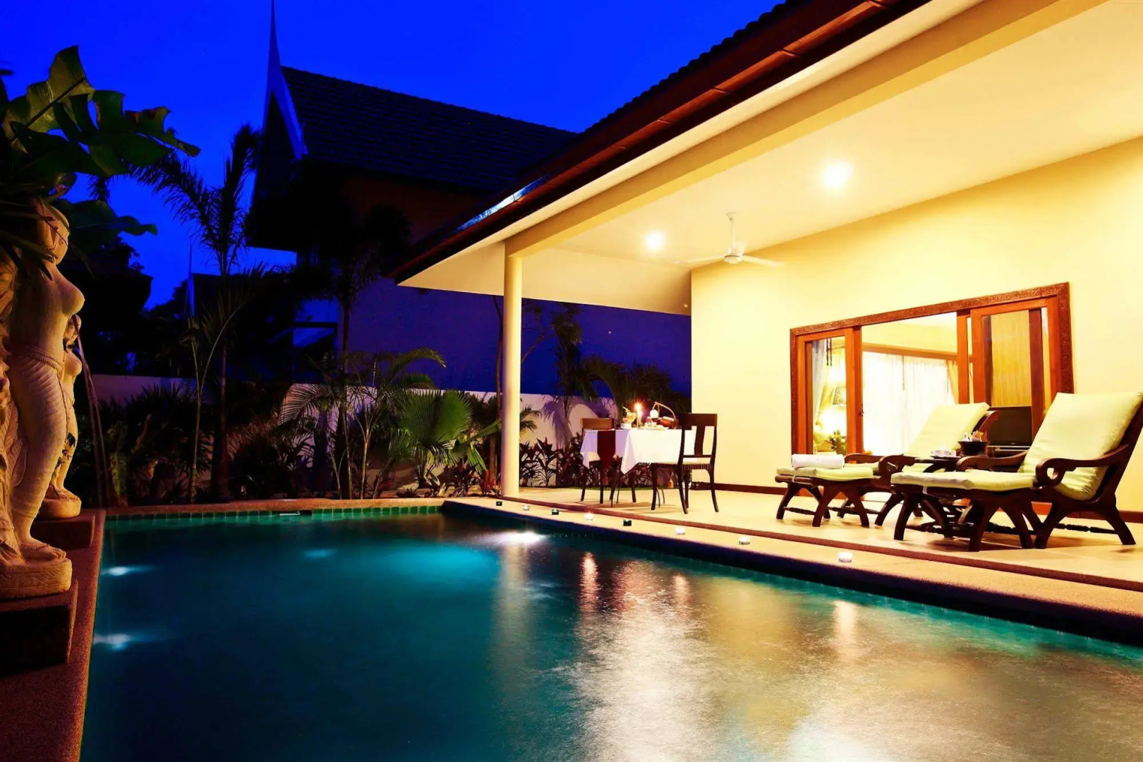 AT Pool Villa Resort