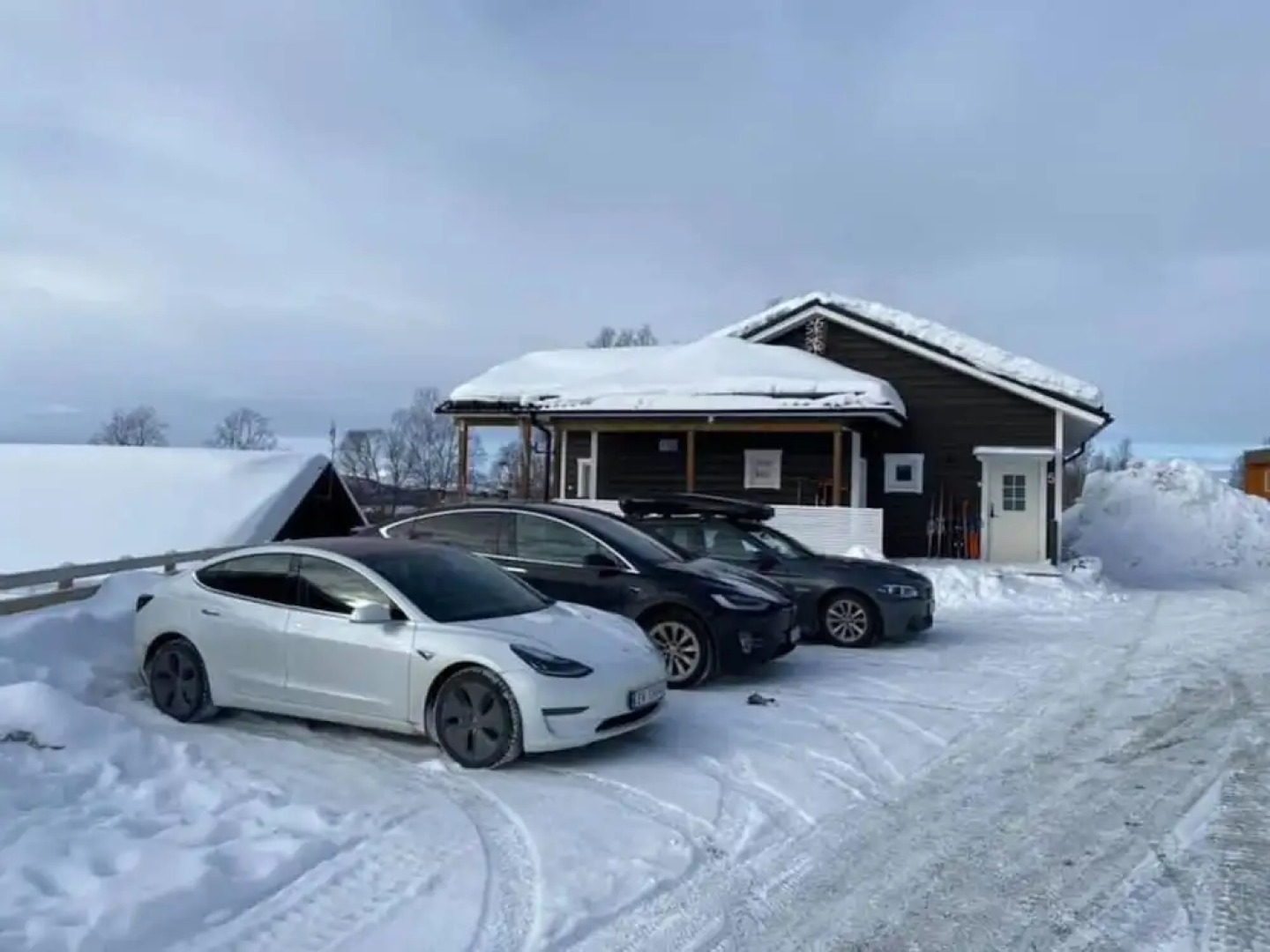 Large 8-9-bed Central Ski Innout House in Hemavan