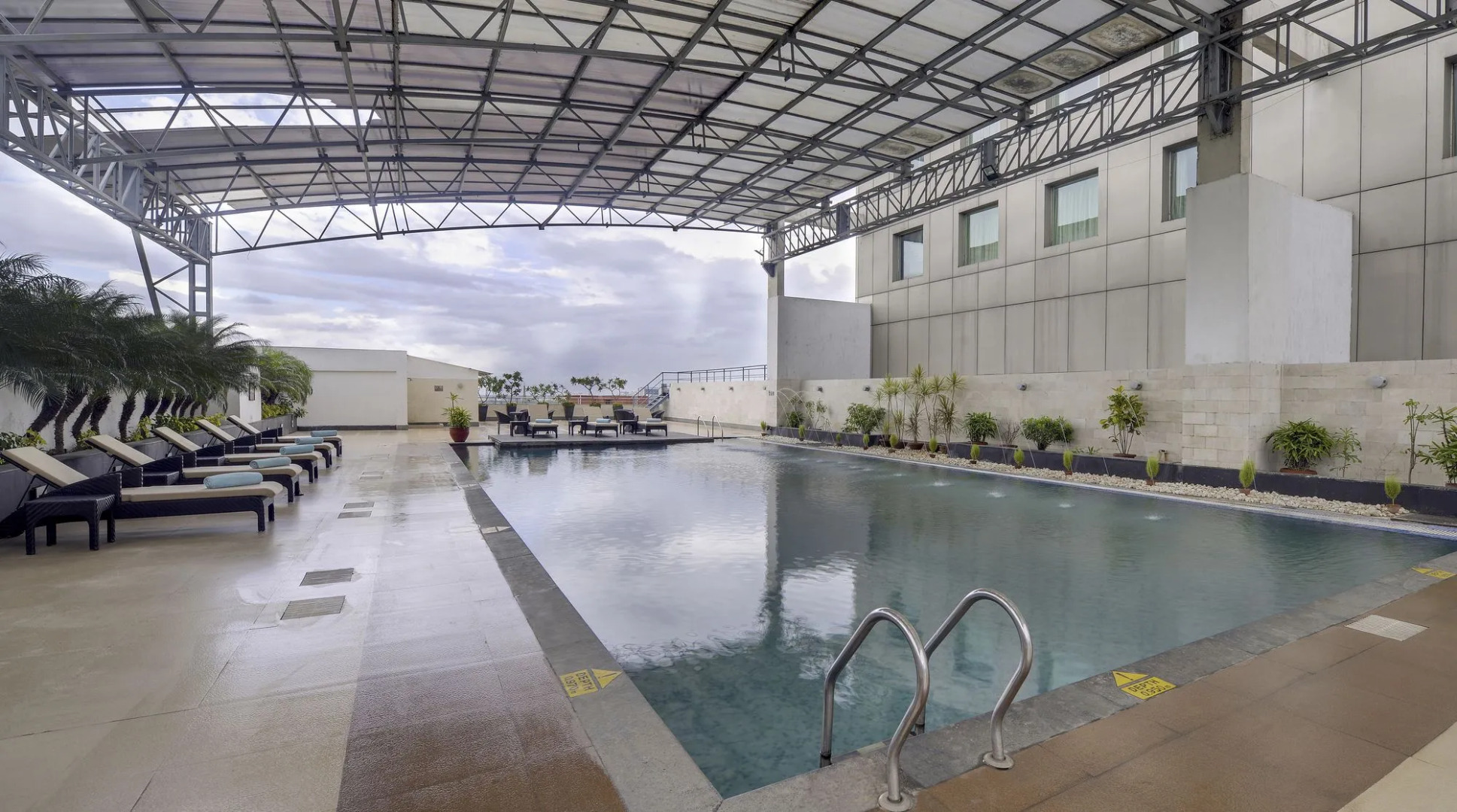 Pride Plaza Hotel, Kolkata