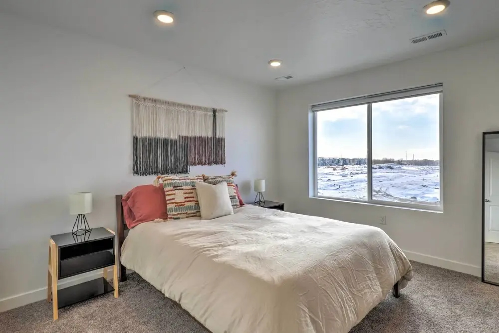 Modern Mountain Townhome - Ski Nearby