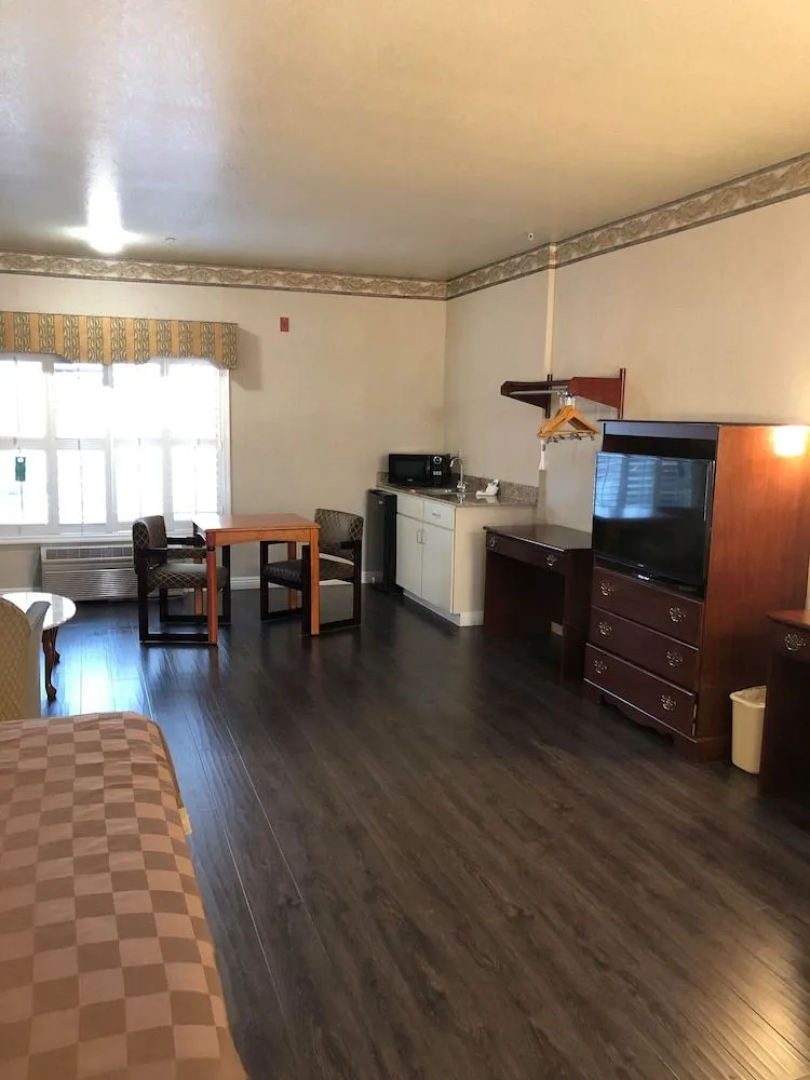 GuestHouse Pico Rivera Downey