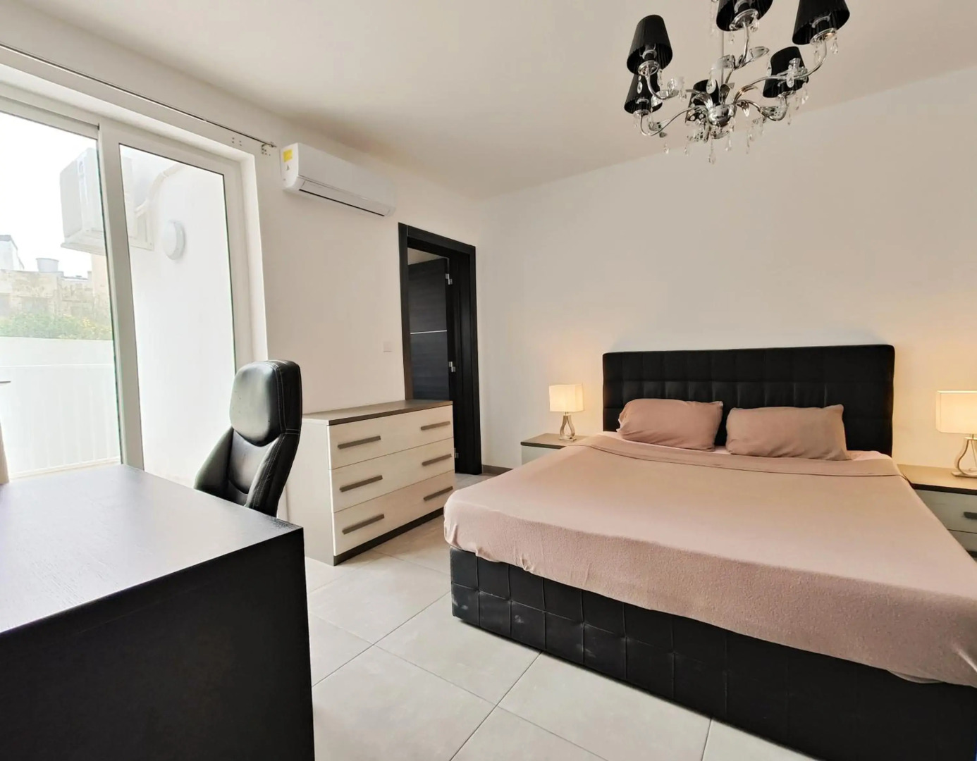 Large Central Apartment Near Valletta & Seafront