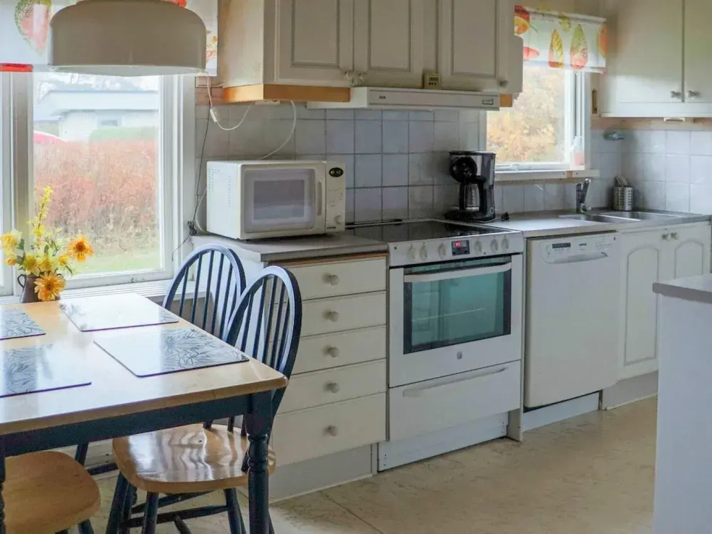 Summer Cottage Near the Beach