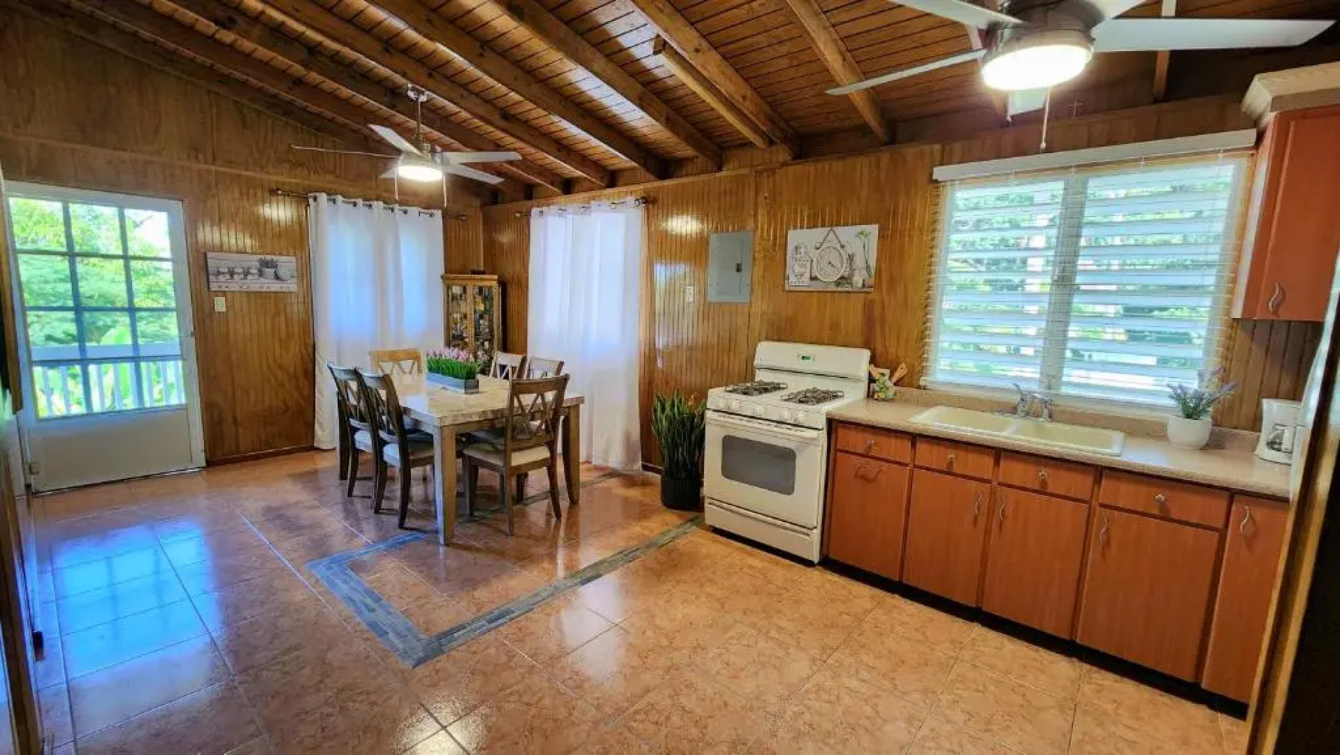 Palm's Bohemian House with Private Pool