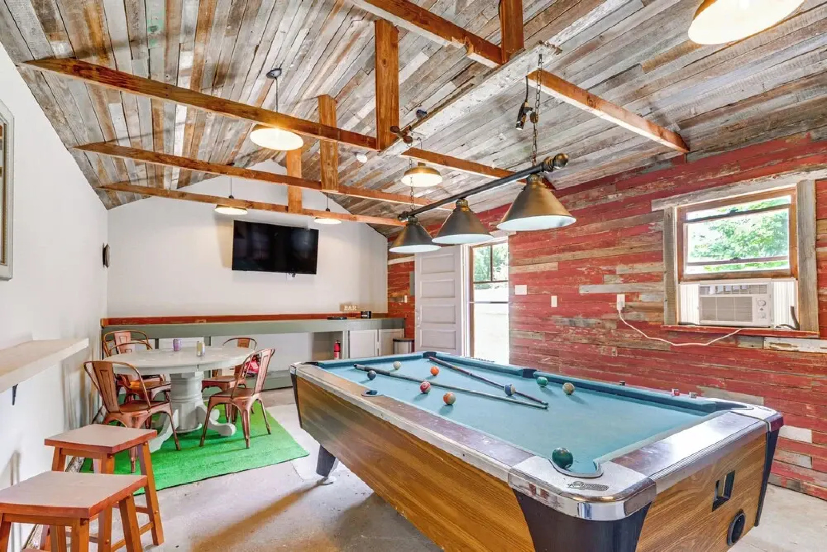 Bellaire Escape: Ski Schuss Mtn, Walk to Shorts!