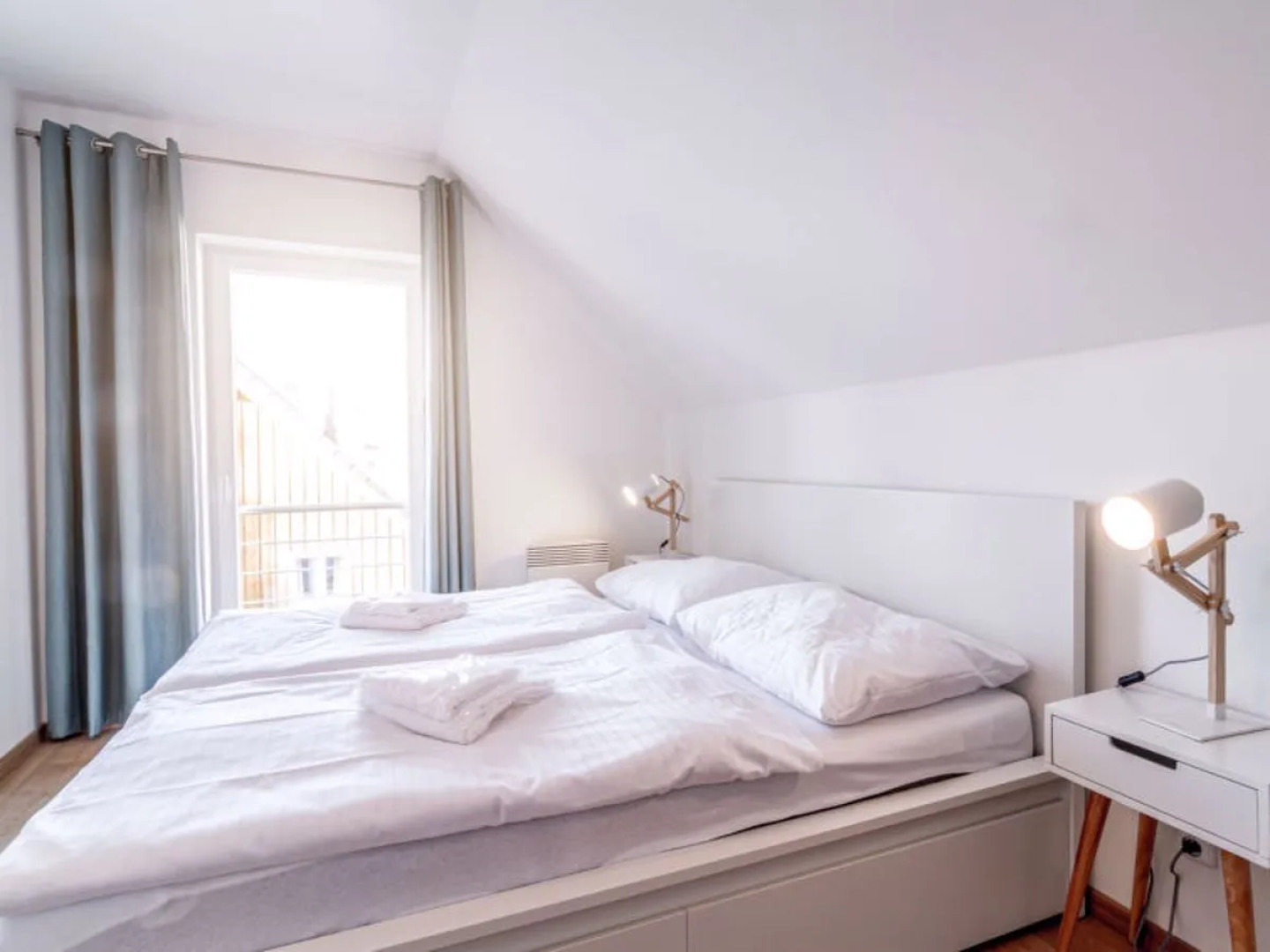 Lakeside Village 40382