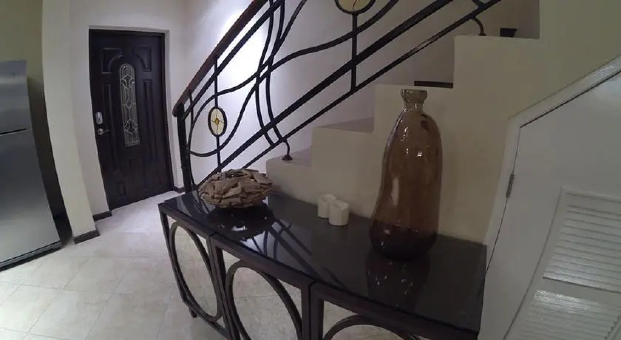 Gold Coast Luxurious Condo