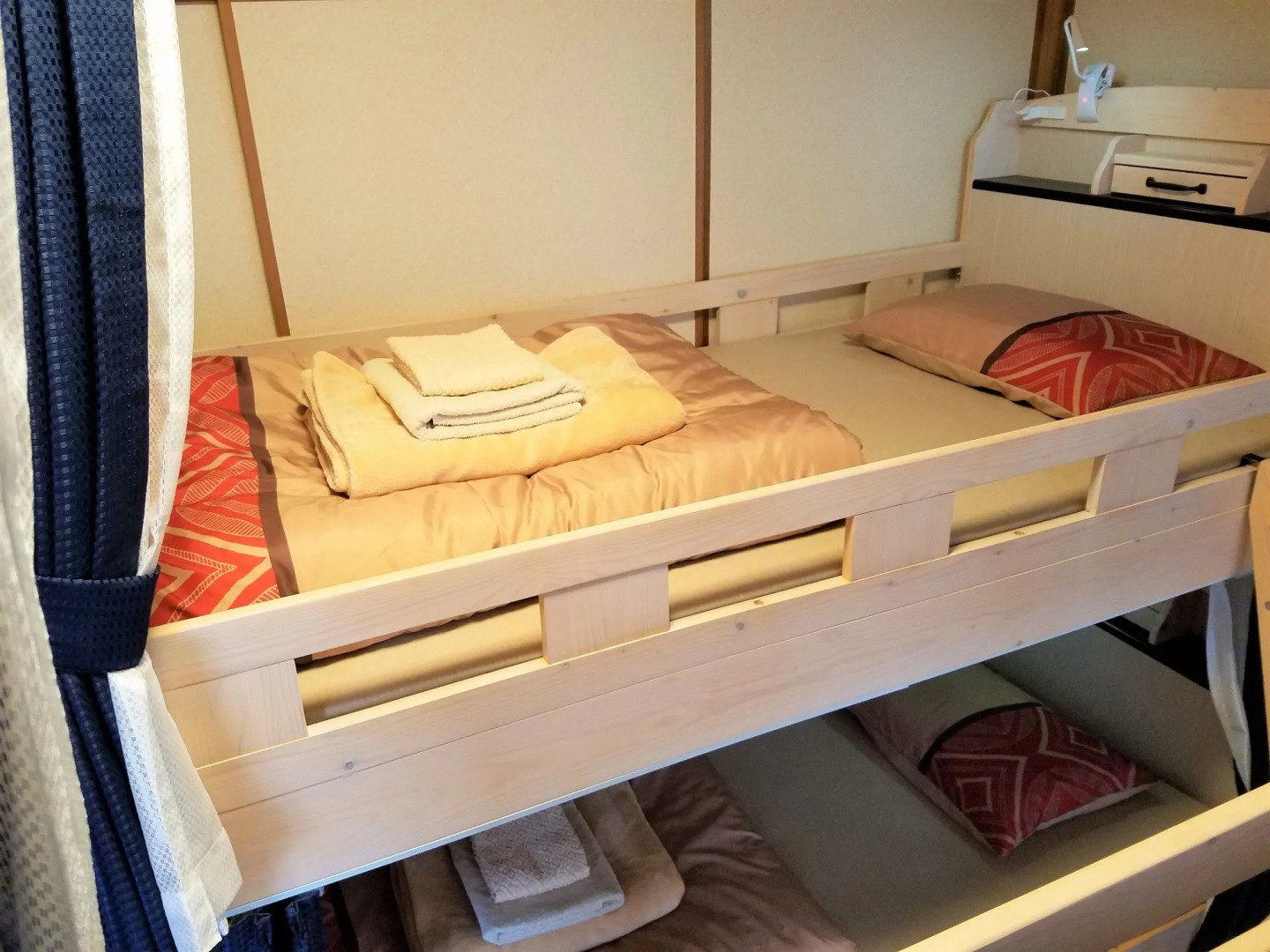 ALL FRIENDS - Hostel