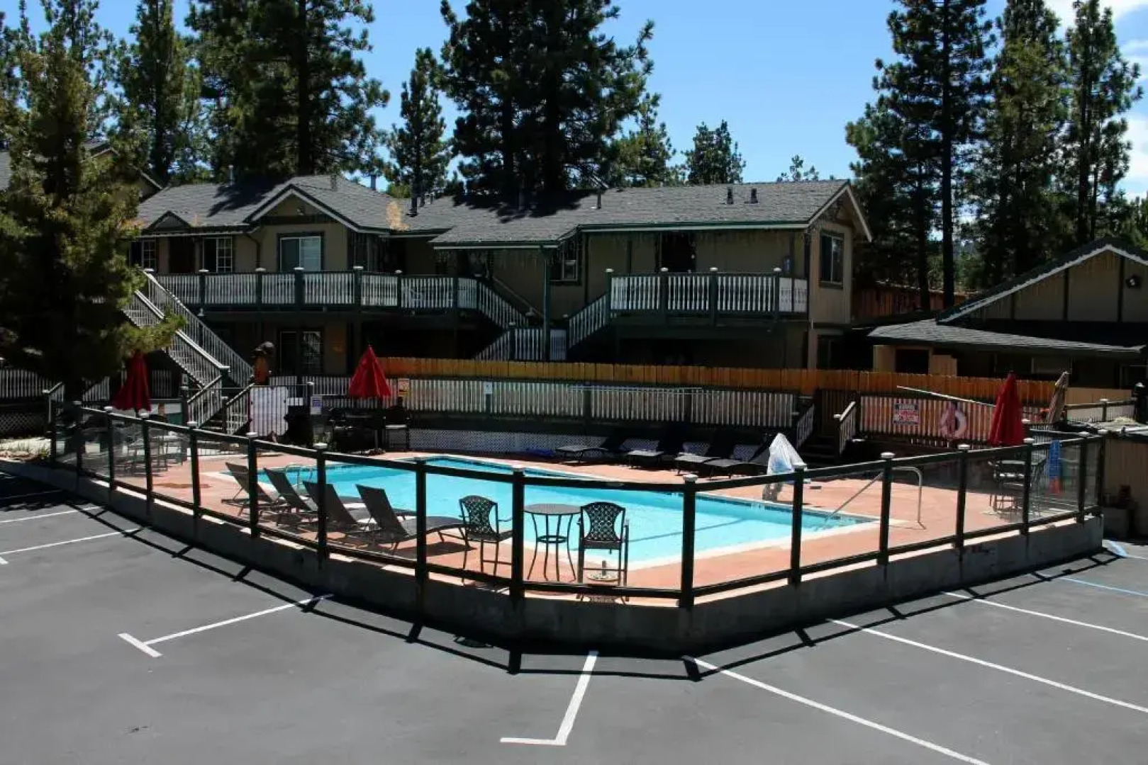 Rodeway Inn & Suites Fireside Lodge