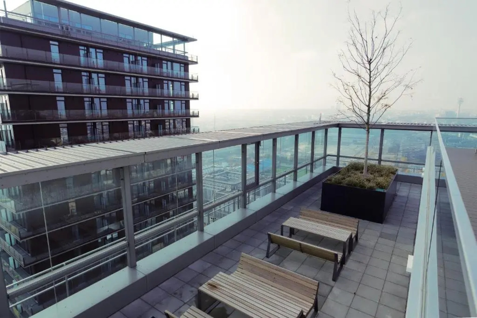 Triiiple Suites Level 22 mit Balkon und Tiefgarage