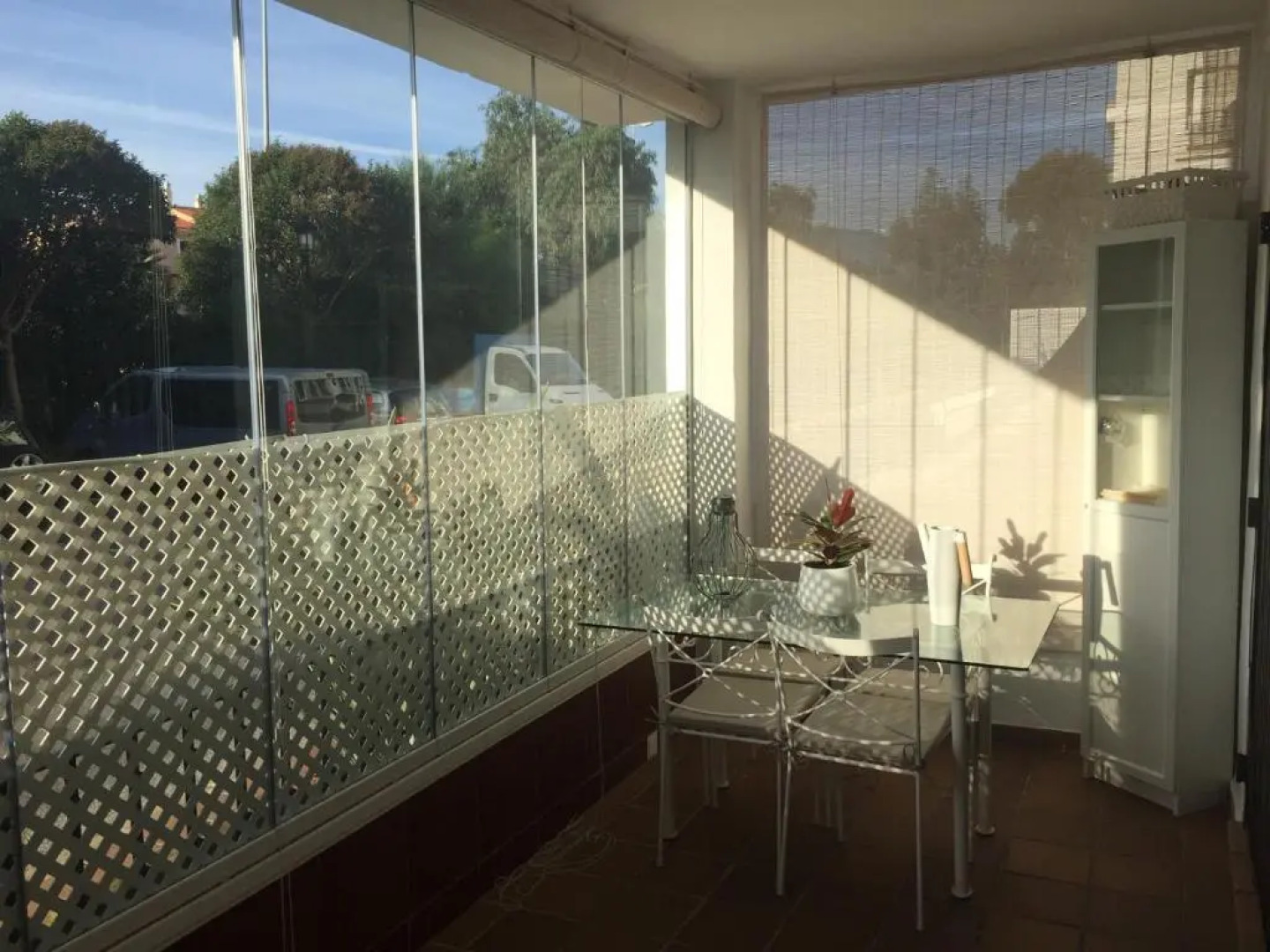 Personal y coqueto en primerísima línea de playa, en la Costa del Sol. Puerto De La Duquesa